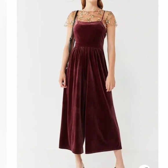 Urban Outfitters Pants - Urban Outfitters Emmabella straight neck jumpsuit ❤️❤️❤️❤️